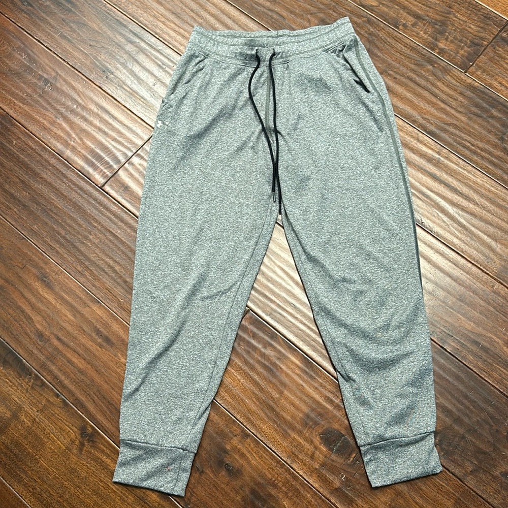 Under Armour heatgear loose fit gray joggers Sz S